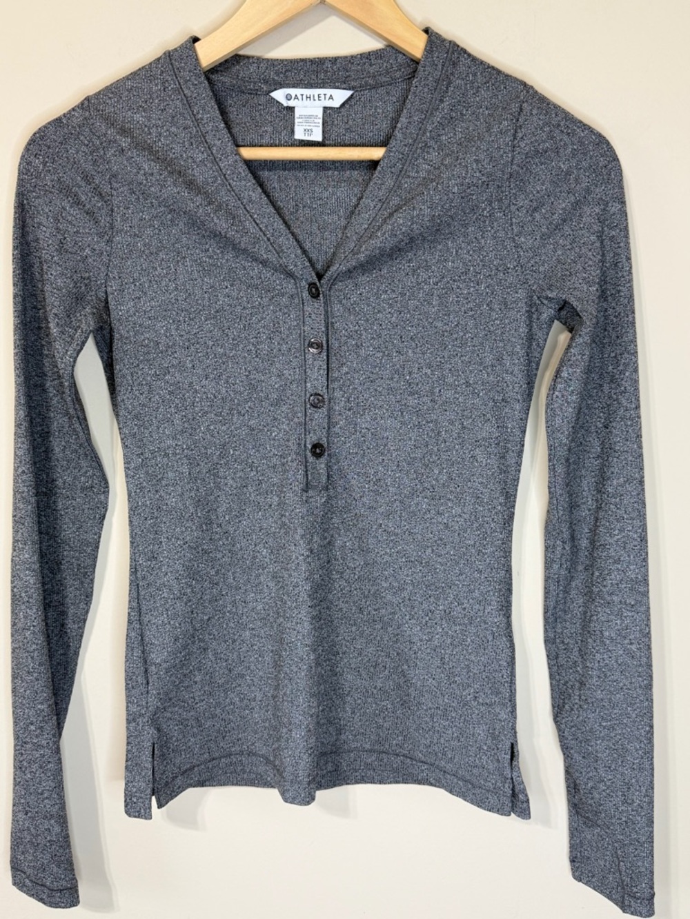 Athleta Uptempo Ribbed Henley Top SizeXXS Gray Long Sleeve Thumbholes Stretch